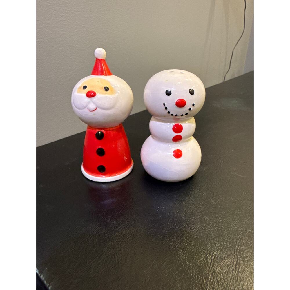 Two's Company Merry Little Xmas salt & pepper shakers. Santa, snowman